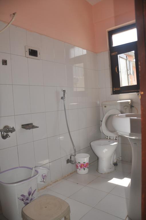 Hotel Azad Durgjan Zimmer foto